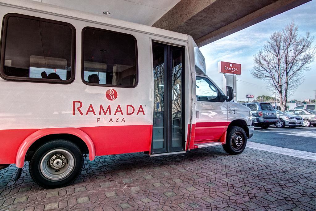 Ramada Plaza By Wyndham Atlanta Airport Hotel College Park Exterior photo